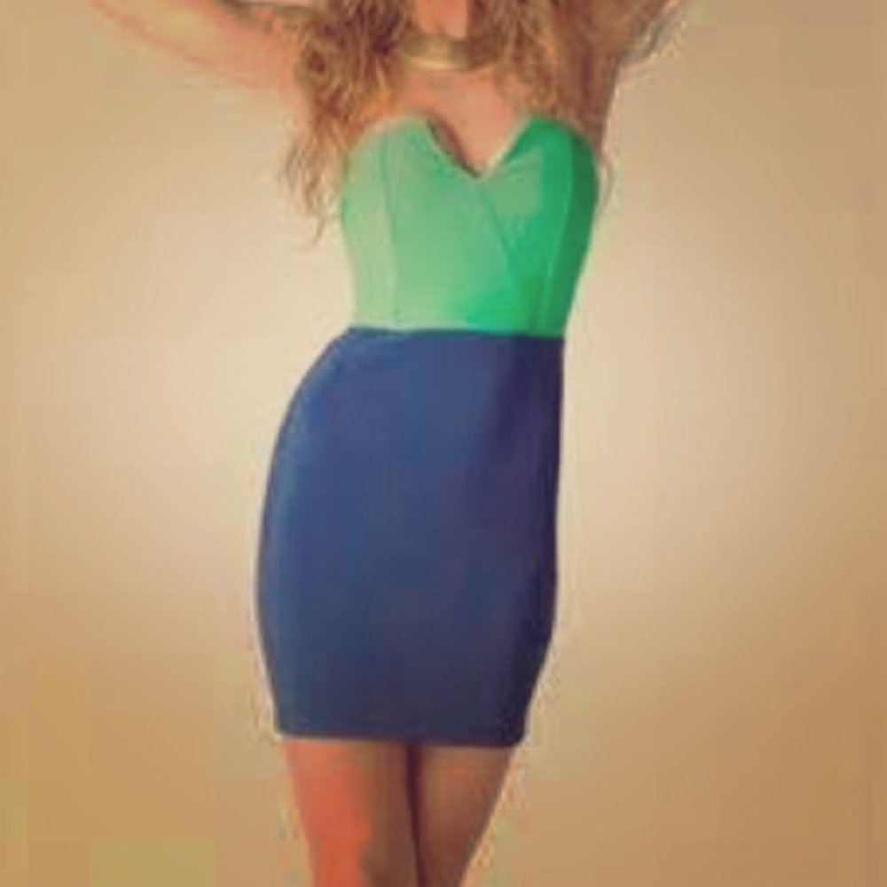 NWOT Trinity Brand Strapeless Bodycon Dress In Navy & Green. Soft Stretch Size M
